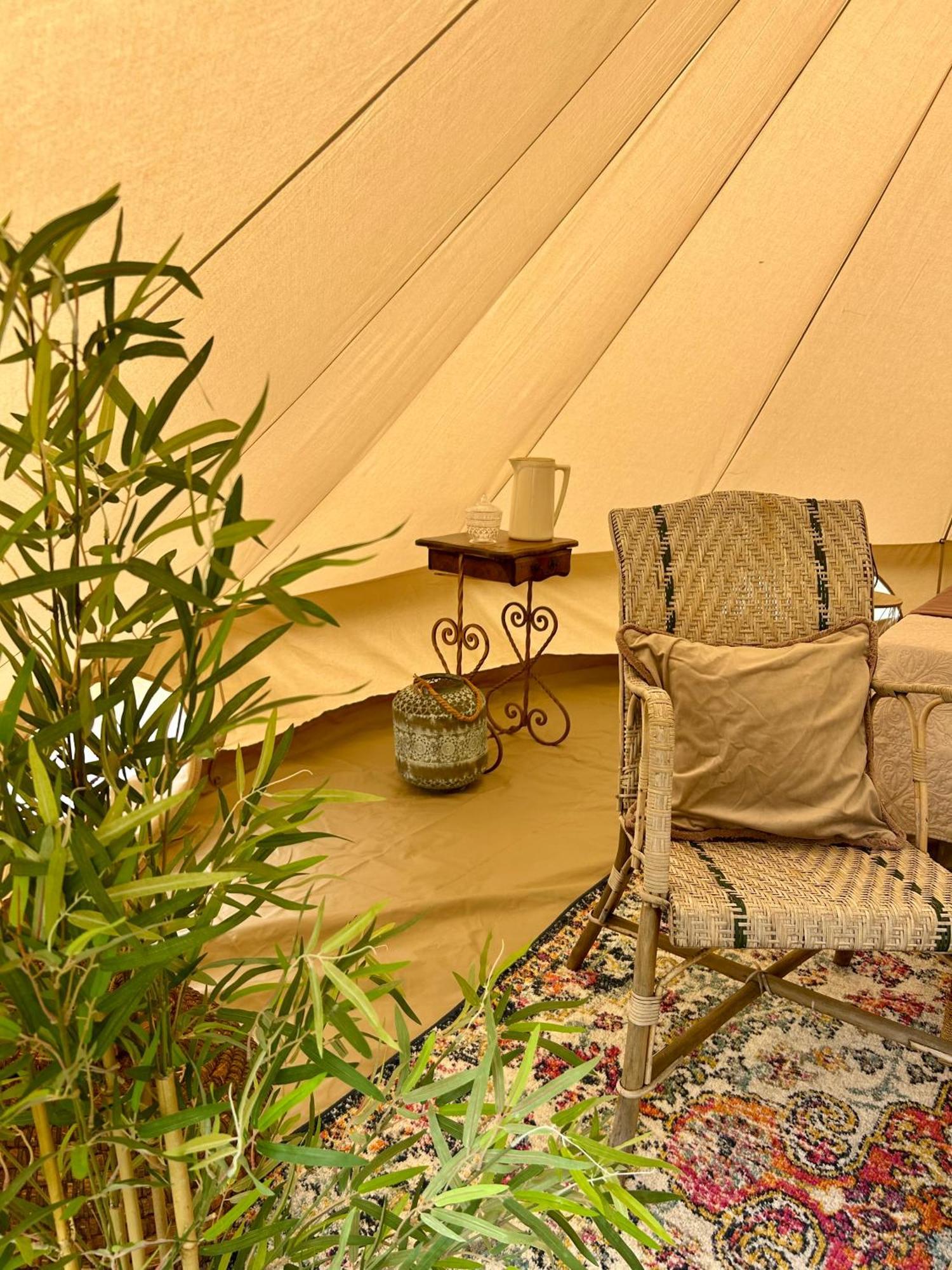 Chambre Au Jardin Tente De Charme Eguzon-Chantome Exterior foto