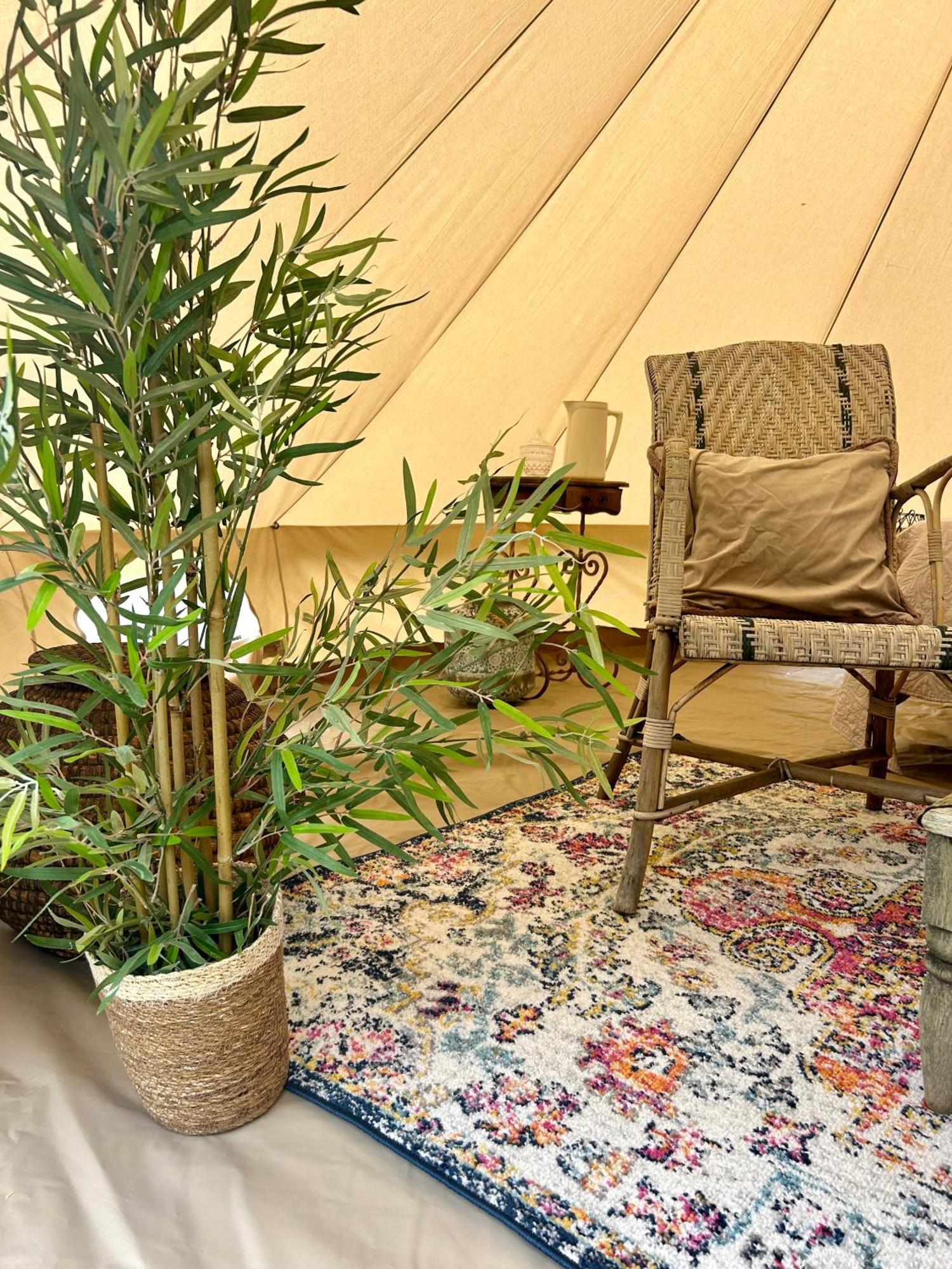 Chambre Au Jardin Tente De Charme Eguzon-Chantome Exterior foto